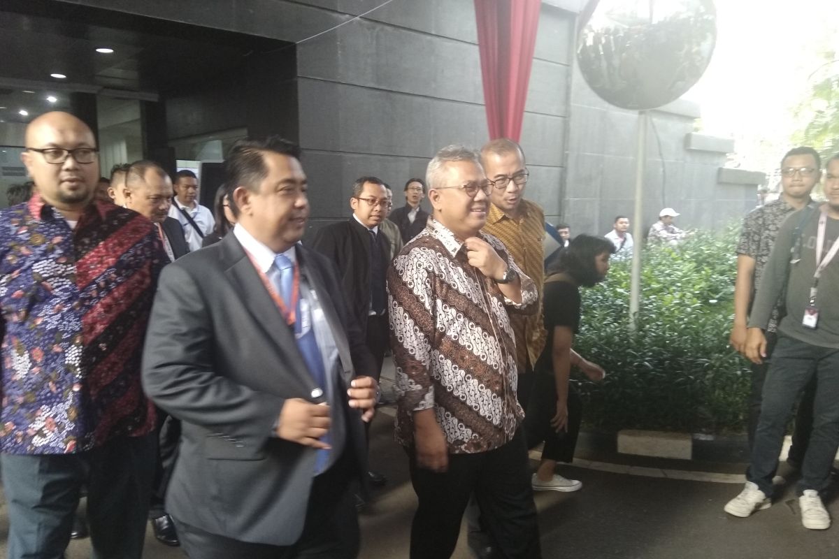 272 kotak berisi alat bukti diserahkan KPU ke MK