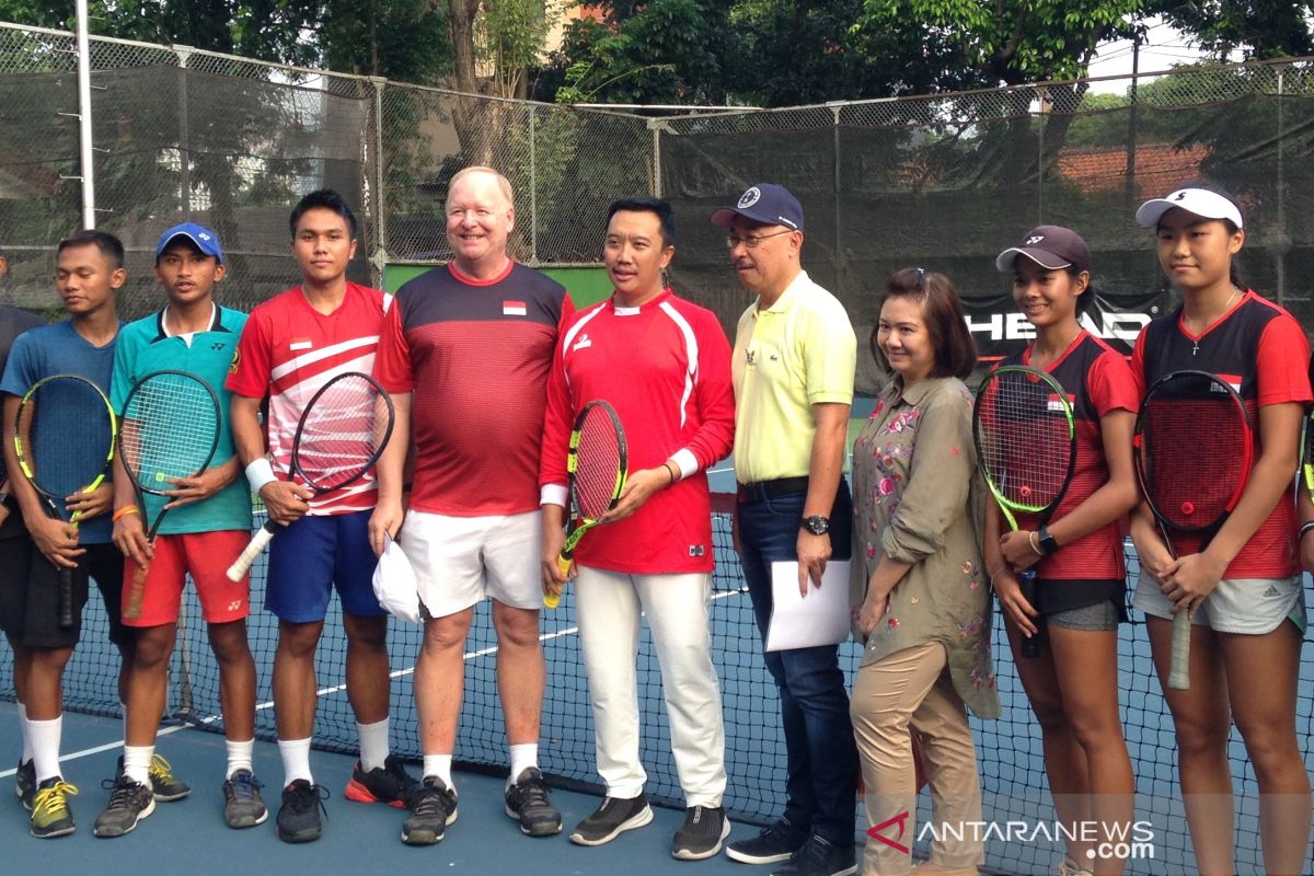 Menpora tinjau latihan tim tenis junior jelang SEA Games