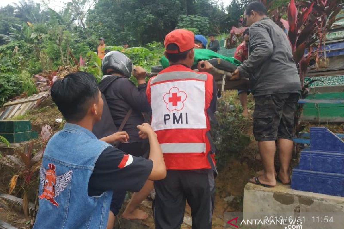 PMI distribusikan 4000 liter air bersih untuk korban banjir Samarinda