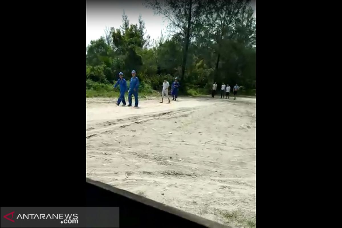 Warga Teluk Sepang videokan TKA China diduga sembunyi di tepi pantai