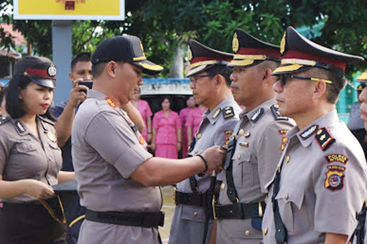 Kapolres sertijab tiga pejabat utama Polres Bitung