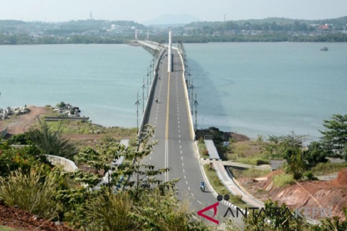 Gubernur Sultra usul bangun jembatan menghubungkan Pulau Buton-Muna