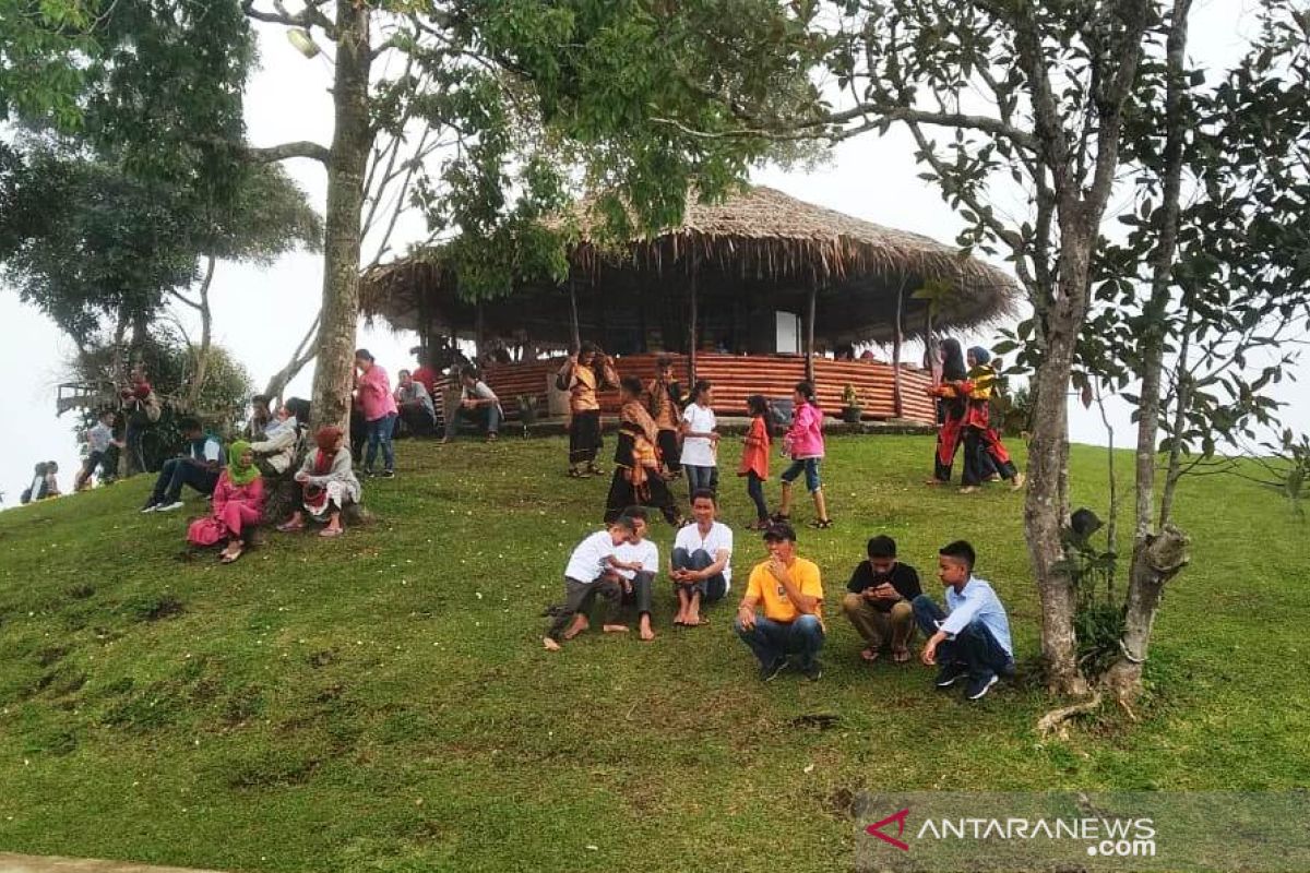 Kunjungan wisatawan ke Agam pada libur Lebaran berkurang 46.021 orang