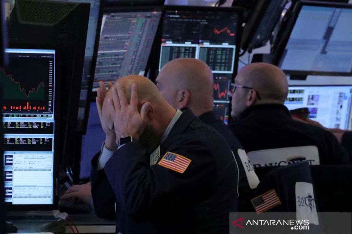 Wall Street jatuh dari rekor tertinggi, setelah 4 hari reli