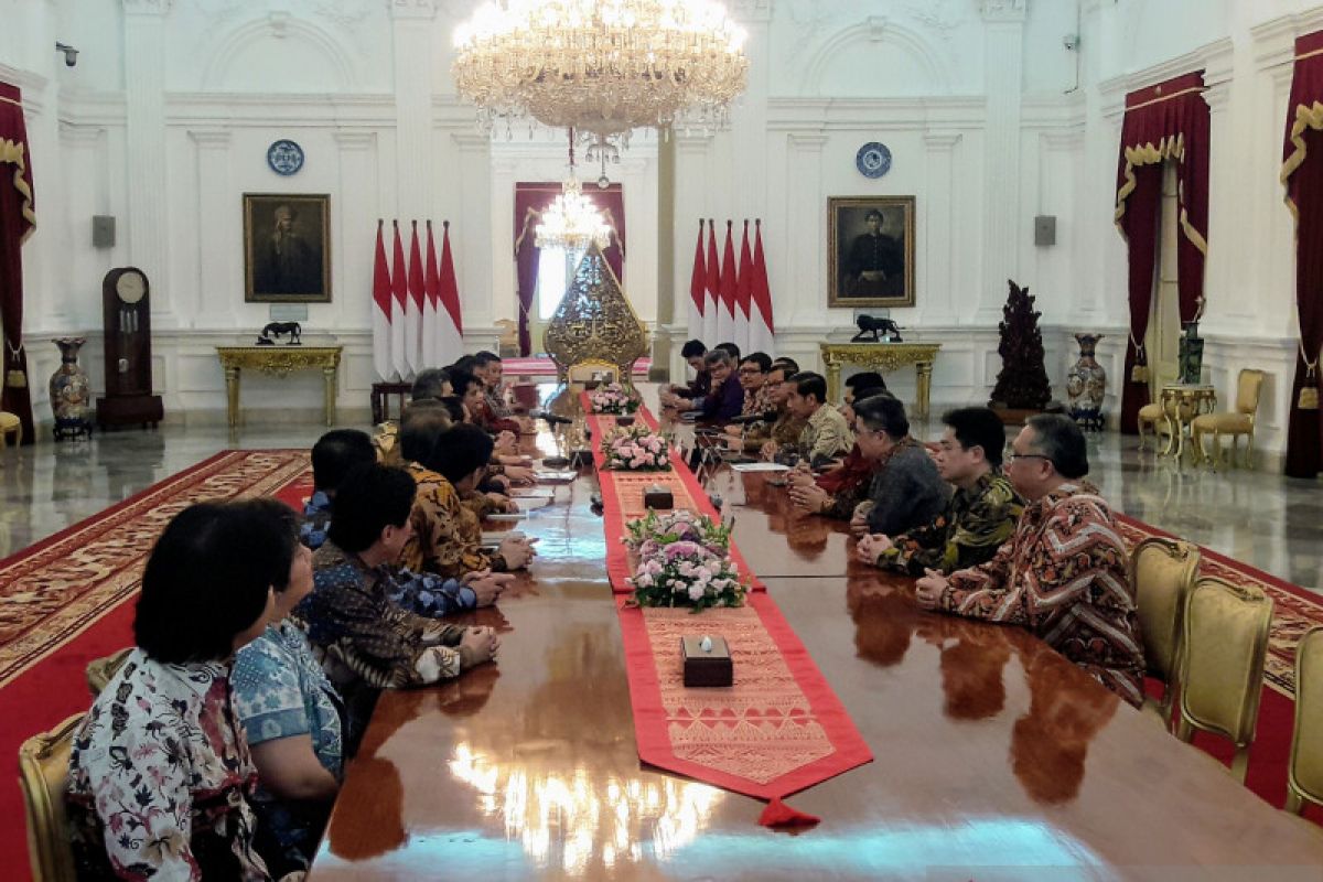 Jokowi seeks ideas from businessmen to boost economy