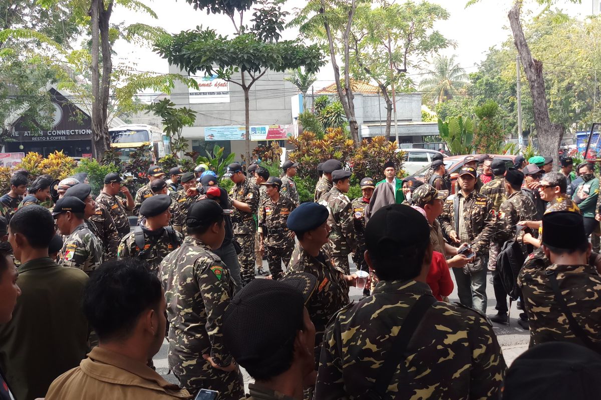 Puluhan Banser Sidoarjo kawal sidang kasus Gus Nur