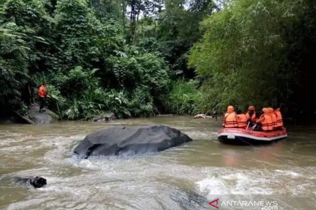 Deva, korban terakhir kecelakaan mobil di Batang Agam ditemukan meninggal dunia