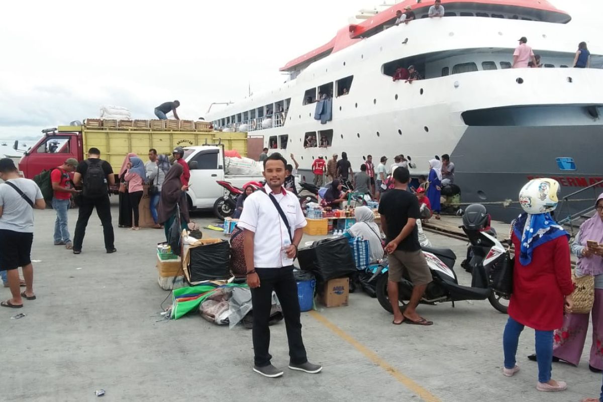 Arus balik di pelabuhan Ahmad Yani Ternate normal