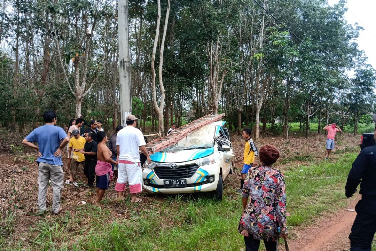 Mobil PLN cabang Koba alami kecelakaan, satu orang tewas