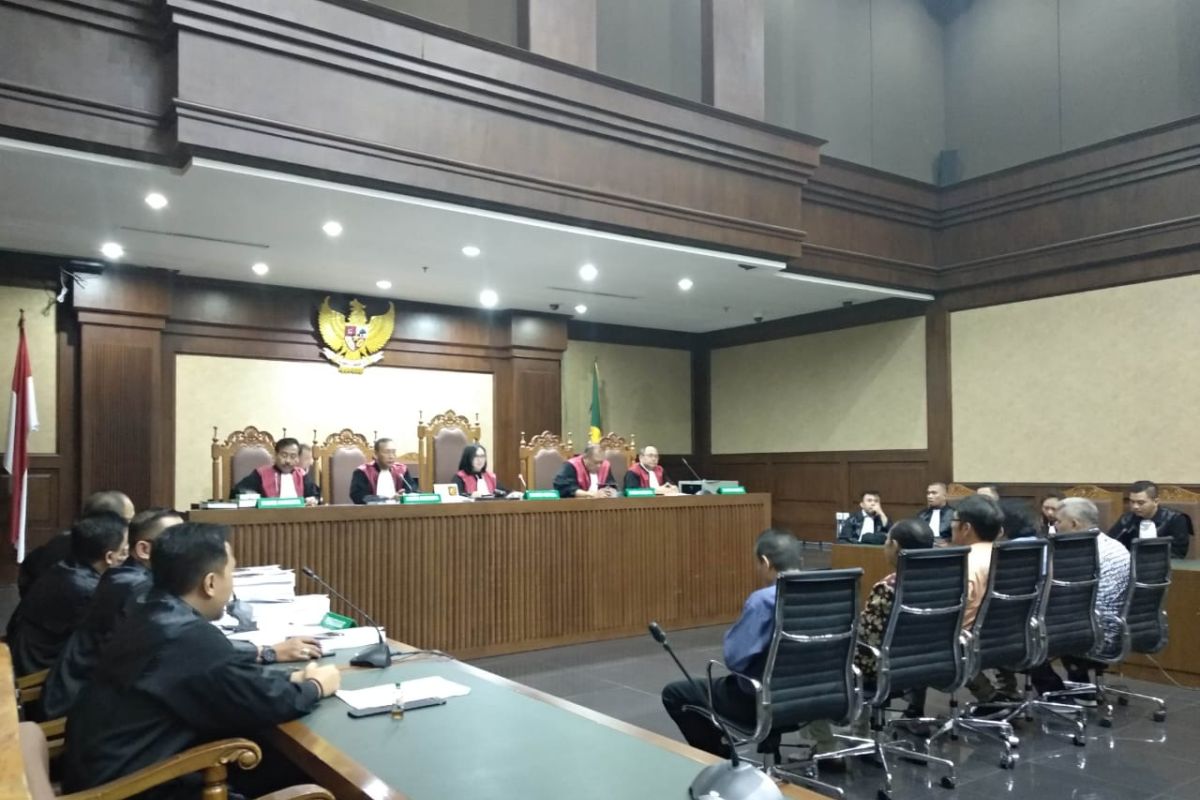 Panitera pengganti Pengadilan Jakarta Timur dituntut 6 tahun penjara