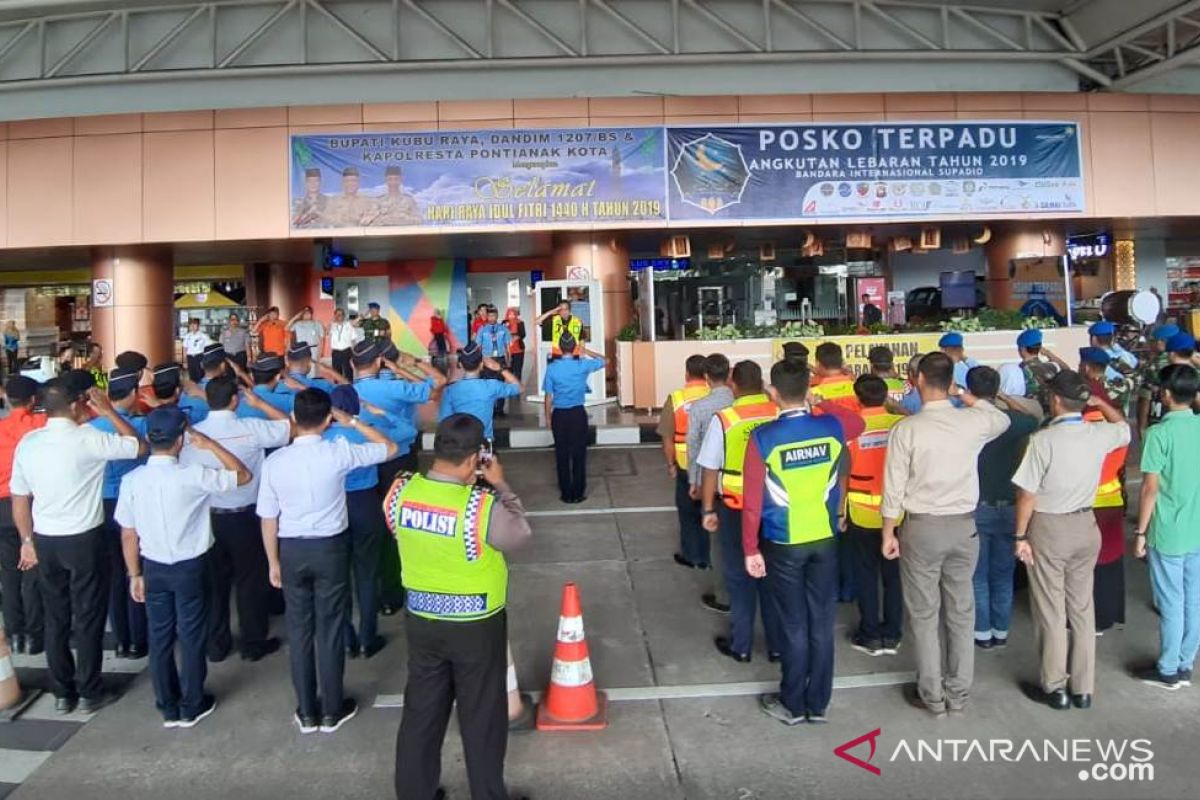 Selama lebaran, Bandara Supadio layani 12.000 penumpang setiap hari