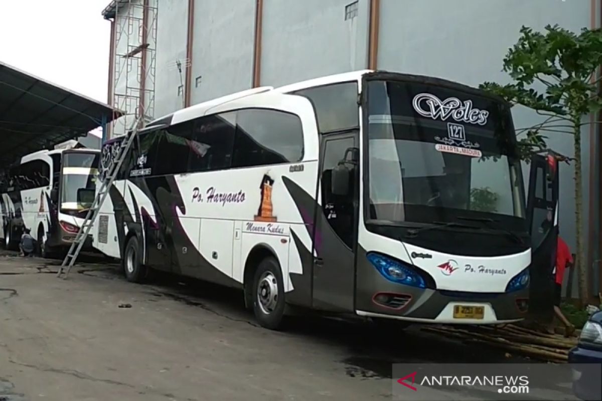 Tarif tiket bus di Kudus masih mahal