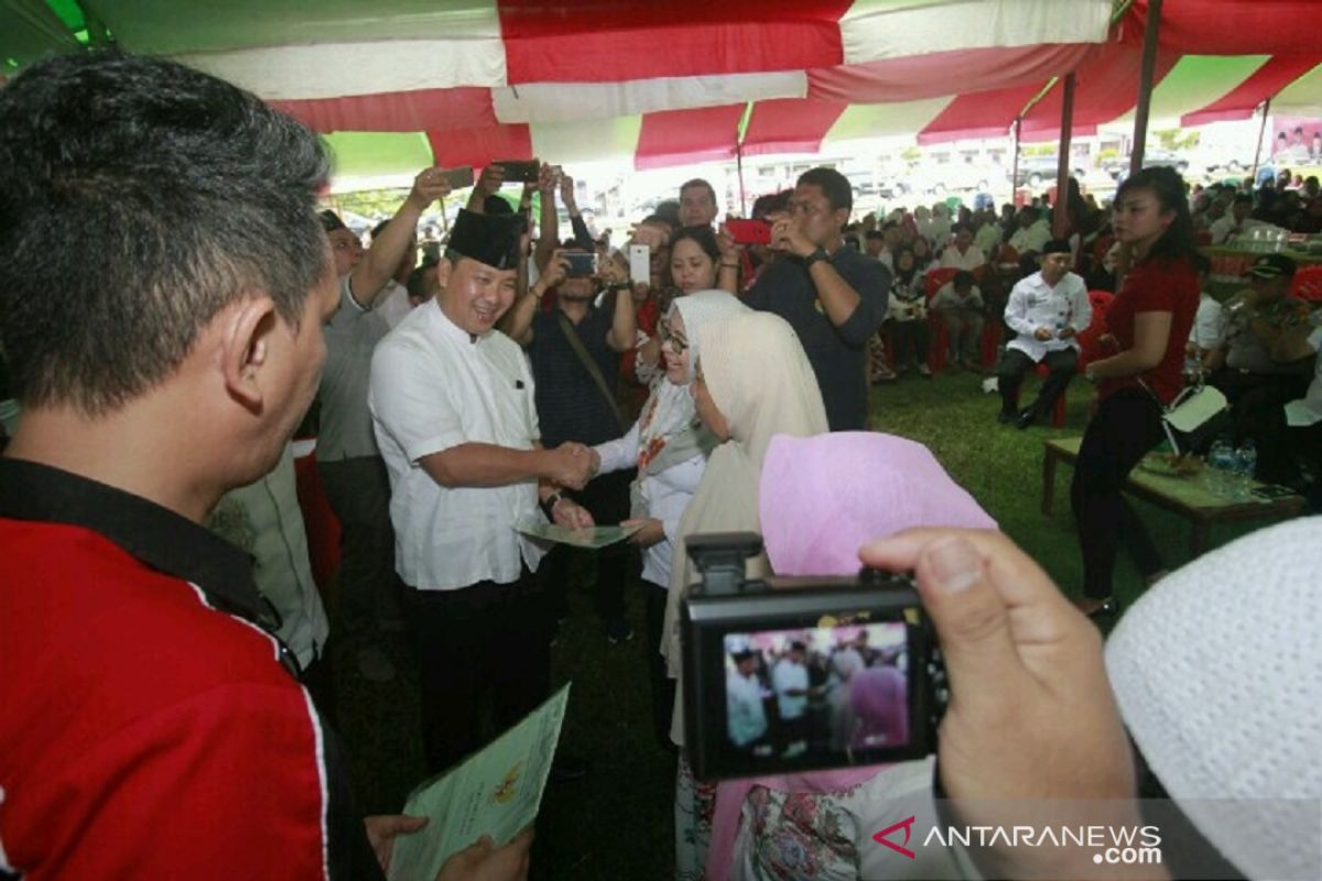 Wagub Sulut bagikan 927 sertifikat tanah di Kabupaten Bolsel