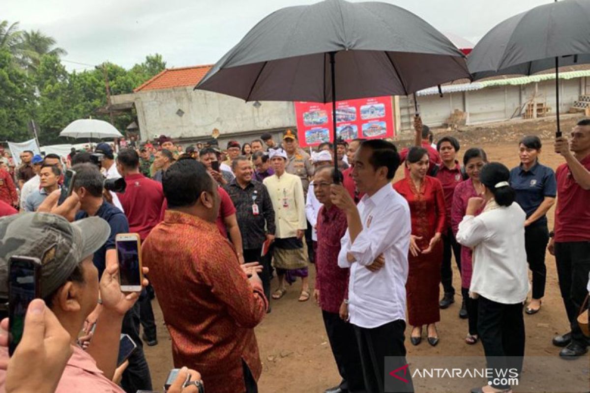 Jokowi sebut proses hukum harus dihormati terkait sidang MK