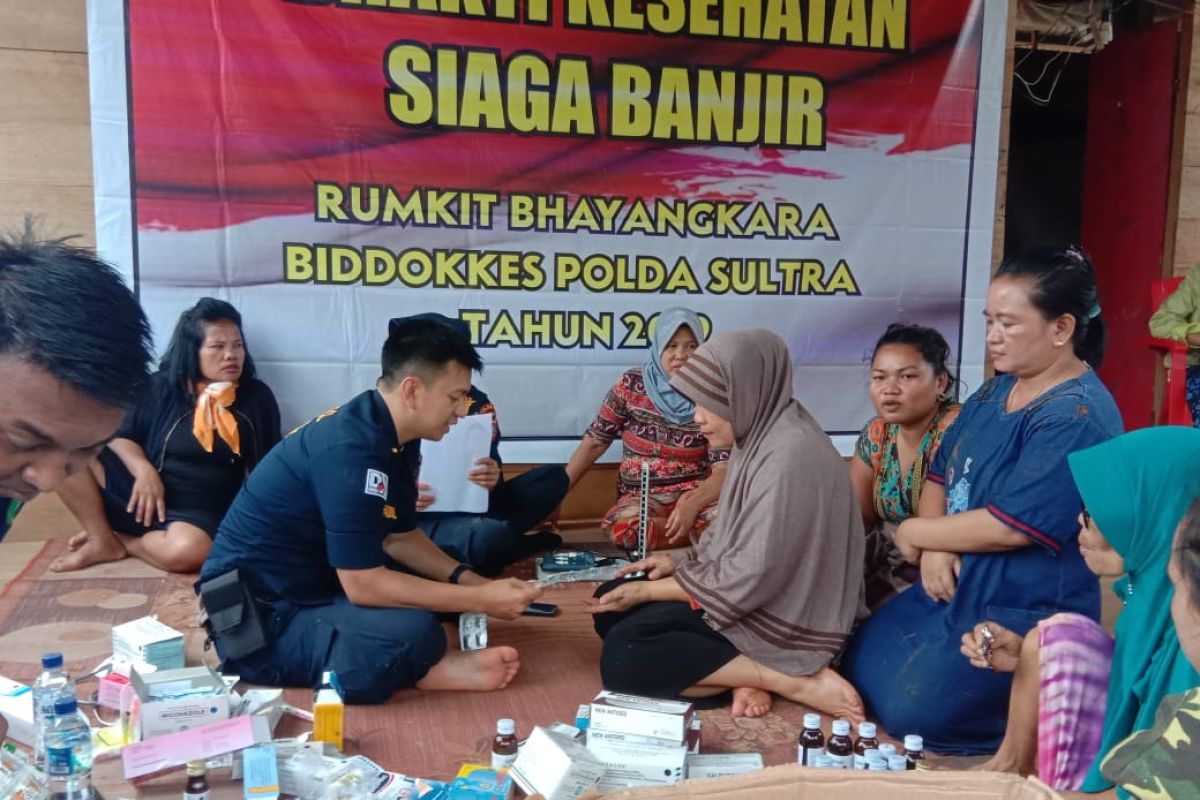 Polda buka posko kesehatan korban banjir Konawe Utara