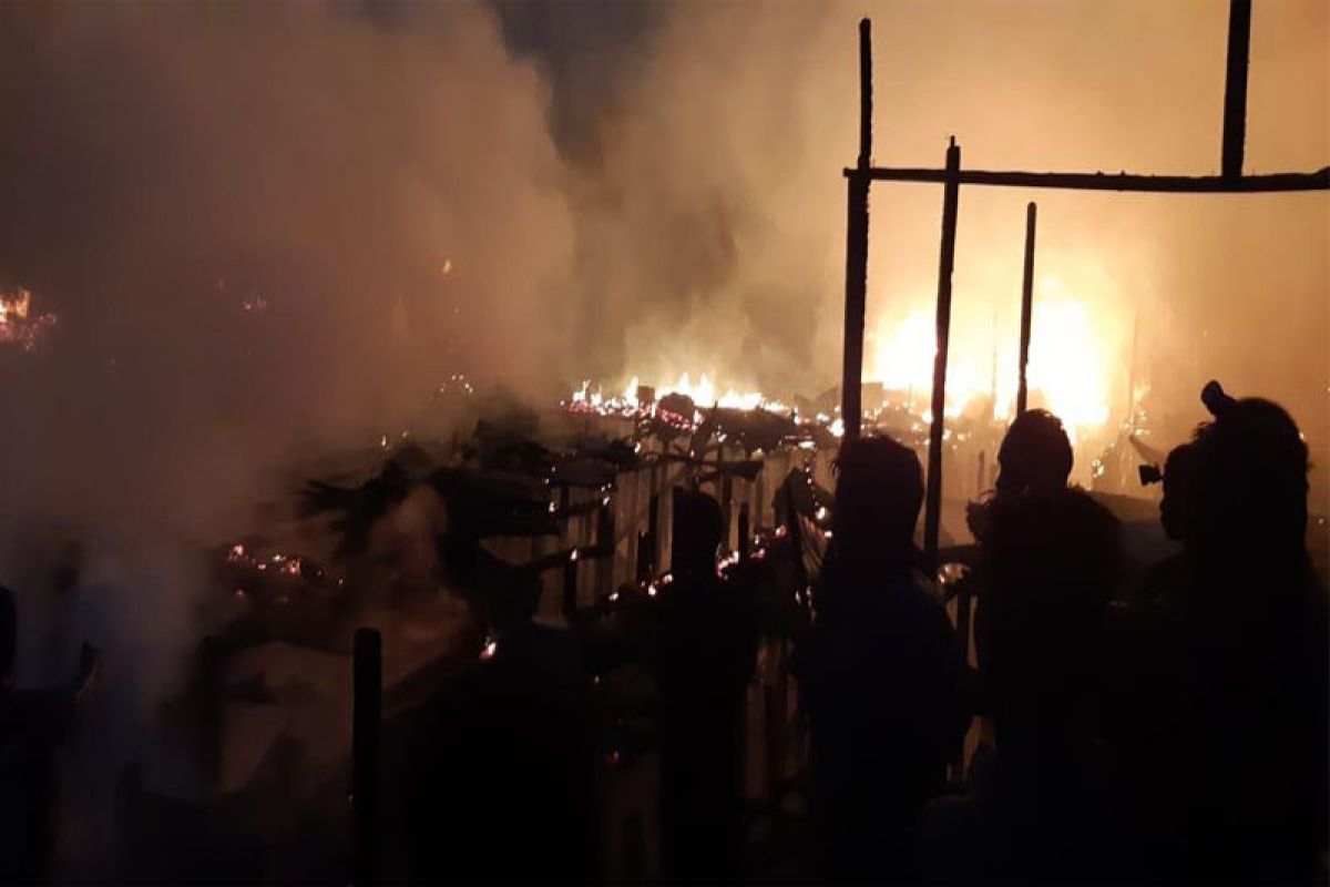 Breaking News! Pasar Desa Mangkahui ludes terbakar