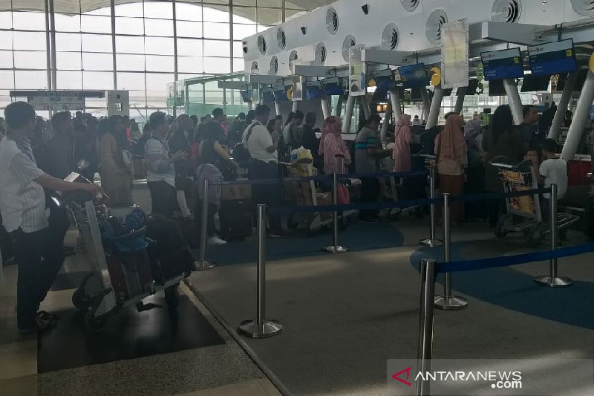 H7 Keberangkatan Domestik Bandara Internasional Kualanamu 24 Pesawat Antara News 2744