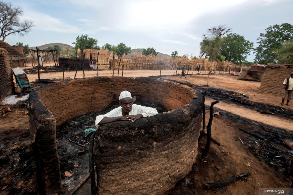 Setelah bentrokan, Sudan kerahkan pasukan ke Darfur Barat