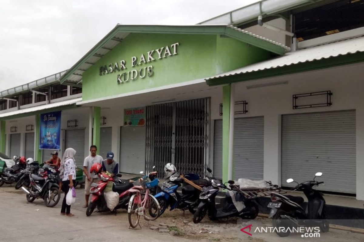 Gratis, masyarakat dipersilakan berjualan di Pasar Rakyat Kudus