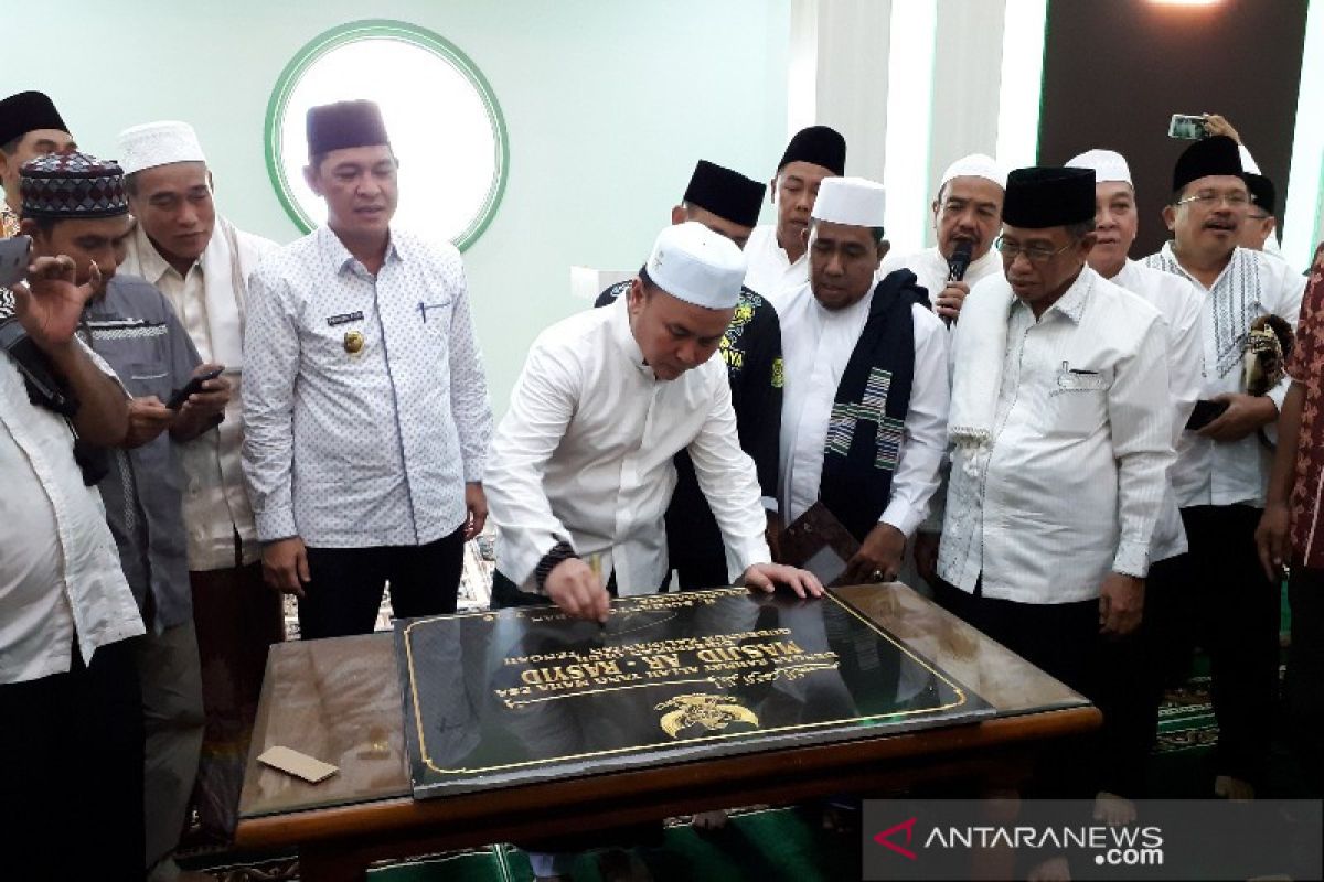 Pembangunan rumah ibadah juga menjadi kewajiban pemerintah, kata Gubernur Kalteng