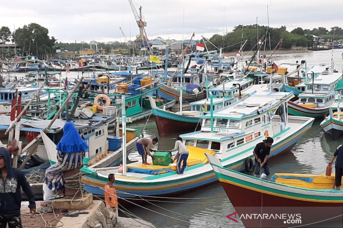 Nelayan Sungailiat kembali beraktivitas melaut