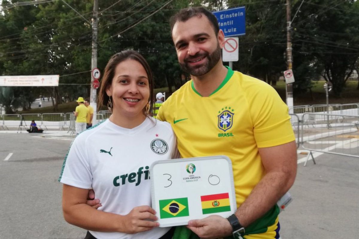 Para penggemar kecewa dengan permainan Brasil