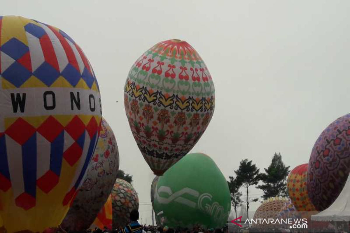 119 peserta ramaikan festival balon udara Wonosobo