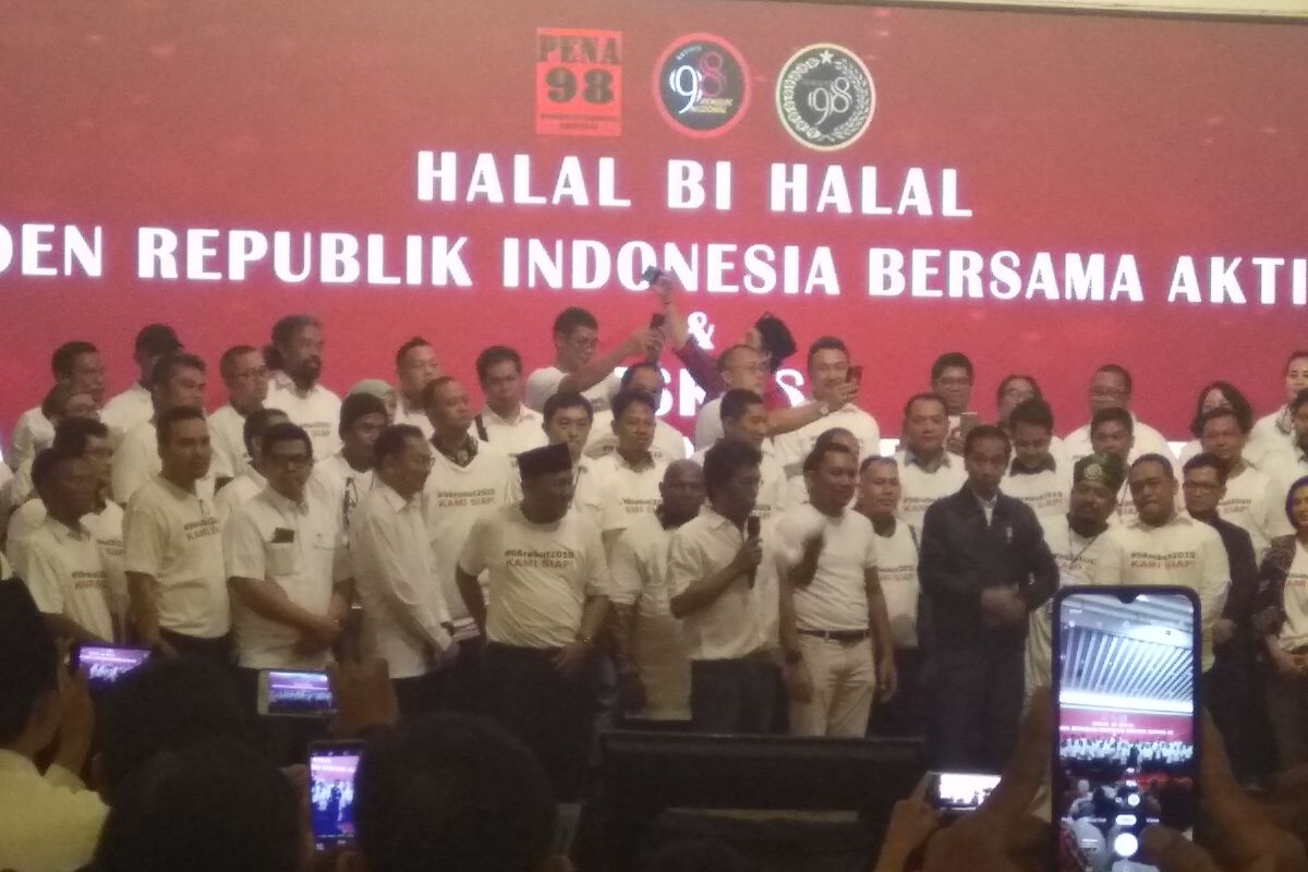 Jokowi singgung nama Adian Napitupulu  saat bicara menteri