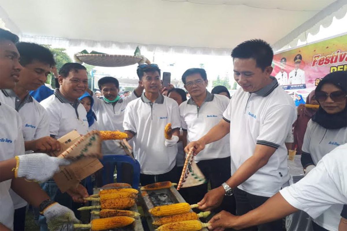 Barita Utara pecahkan Rekor MURI bakar jagung