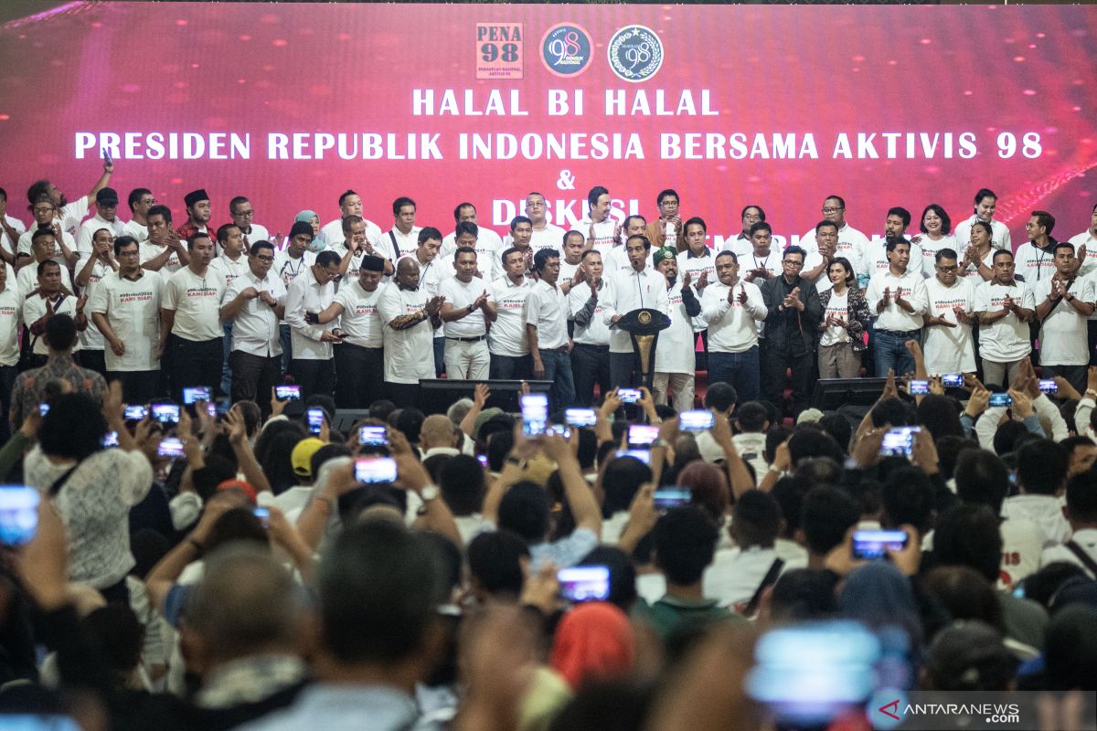 Jokowi singgung nama Adian Napitupulu saat bicara menteri