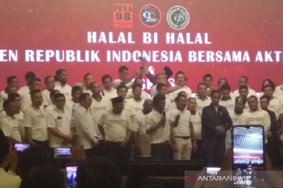 Jokowi singgung nama Adian Napitupulu saat bicara menteri