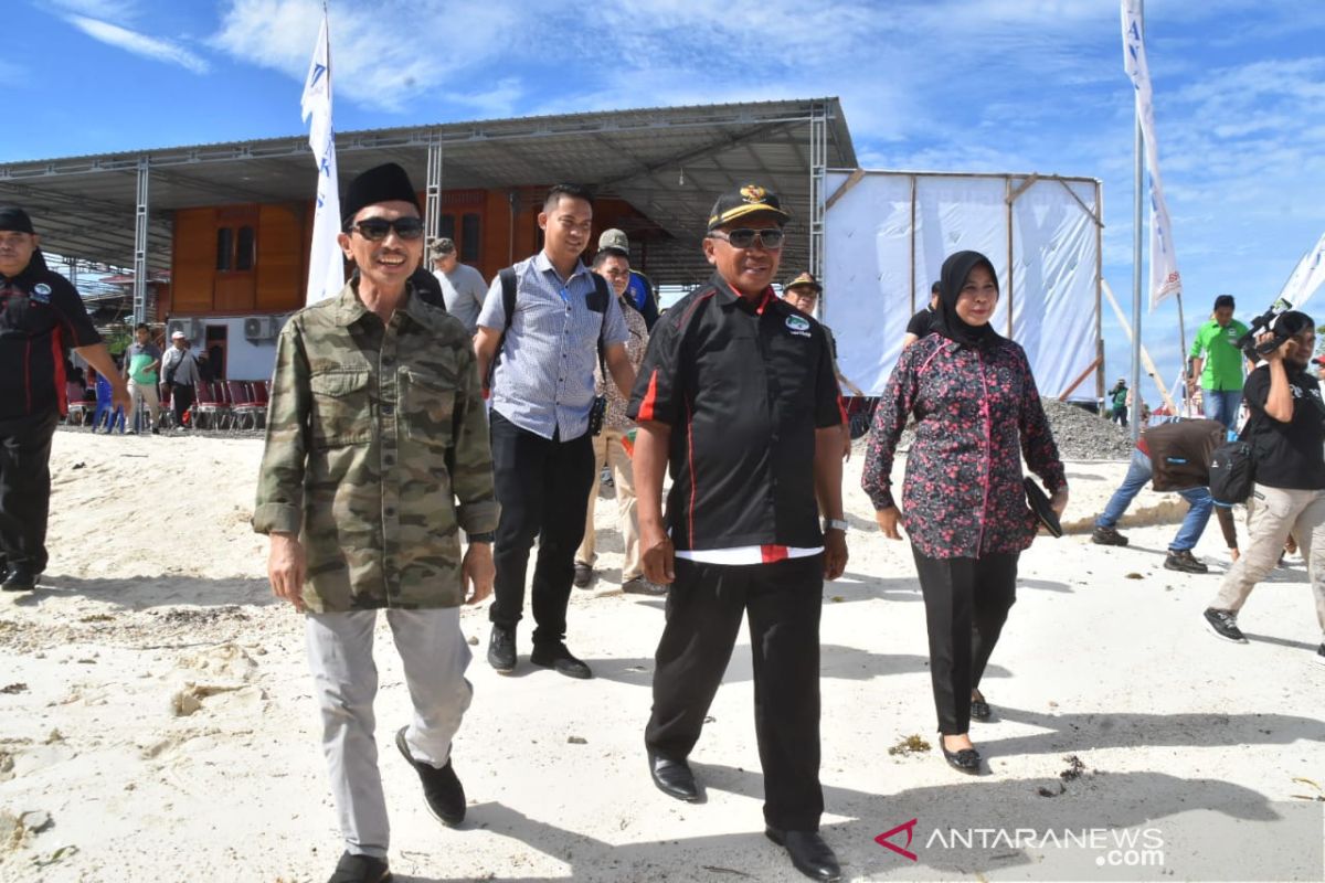 Bupati Gorontalo siap mempromosikan wisata pantai Ratu Boalemo