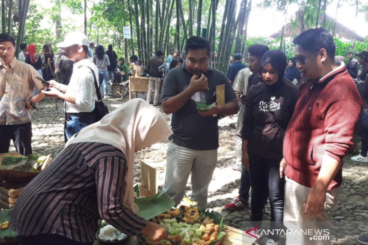 Pasar Papringan Temanggung bisa dicontoh daerah lain