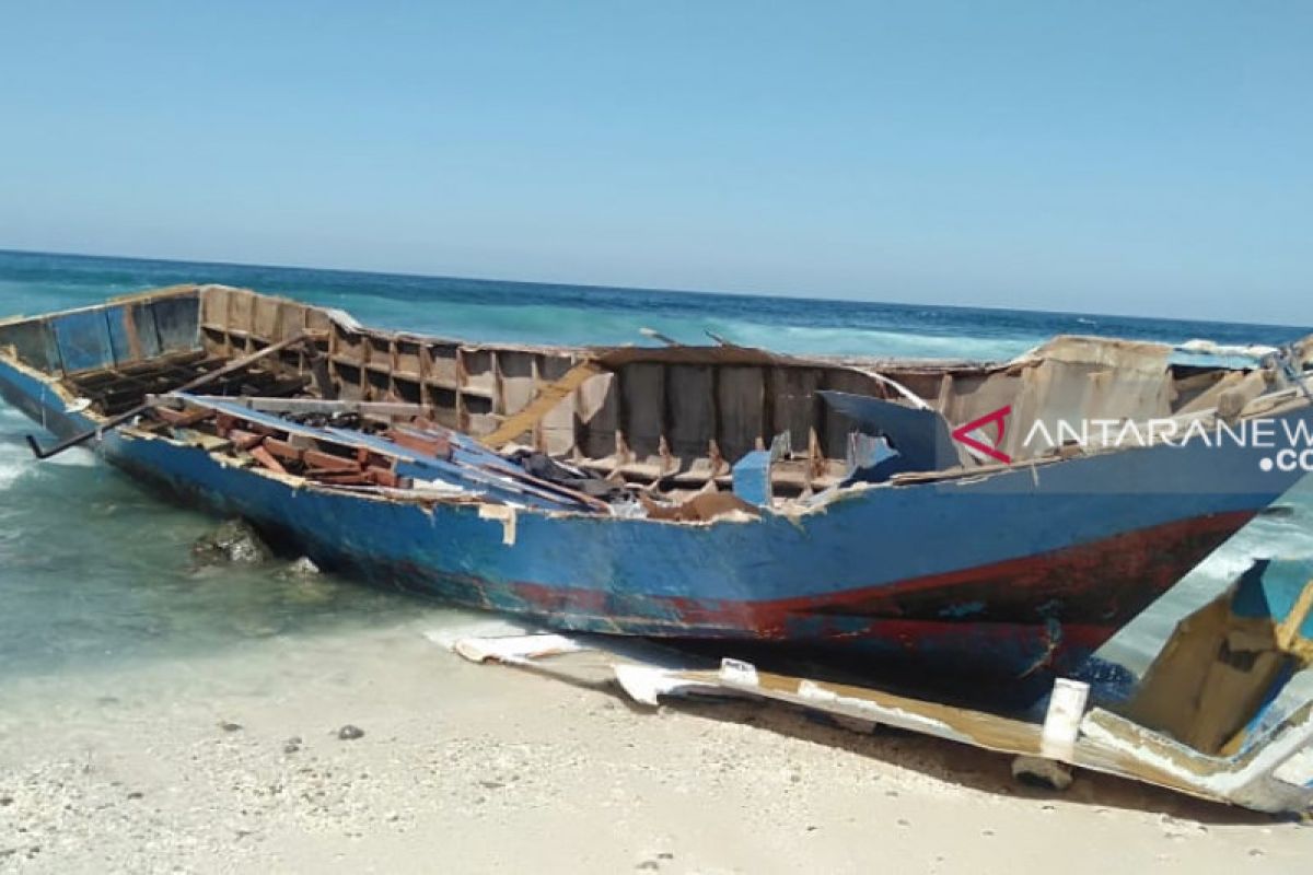 KM Nusa Kenari berlayar tanpa izin syahbandara Alor, ABK diamankan