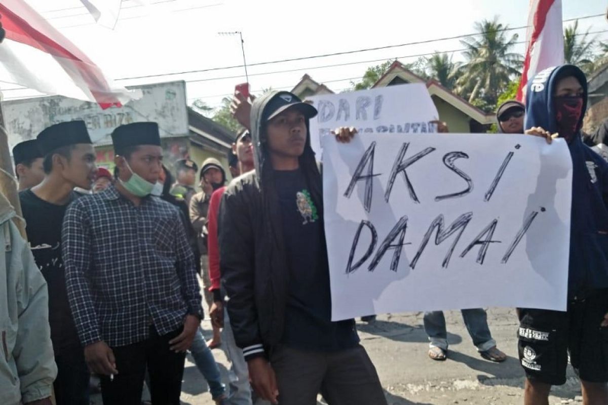 Warga Sidorejo protes alih fungsi tanah desa jadi galian pasir