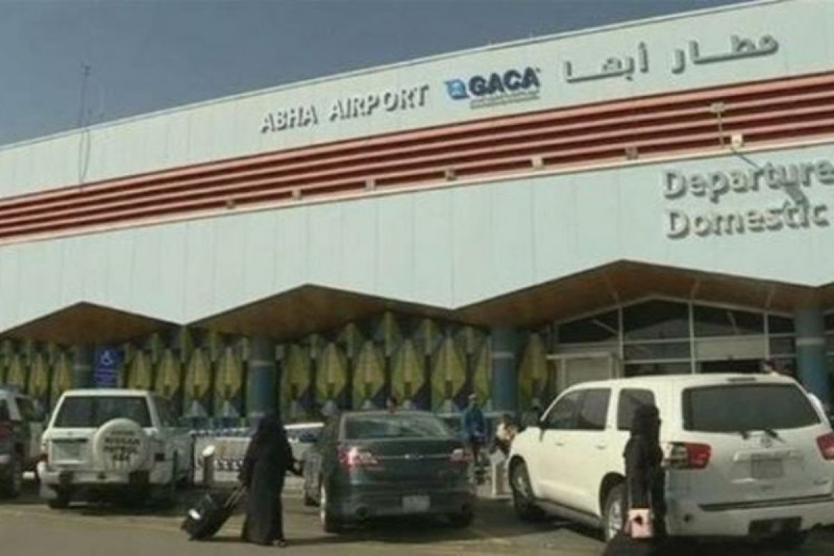 Kelompok al-Houthi Yaman gempur Bandara Abha Arab Saudi