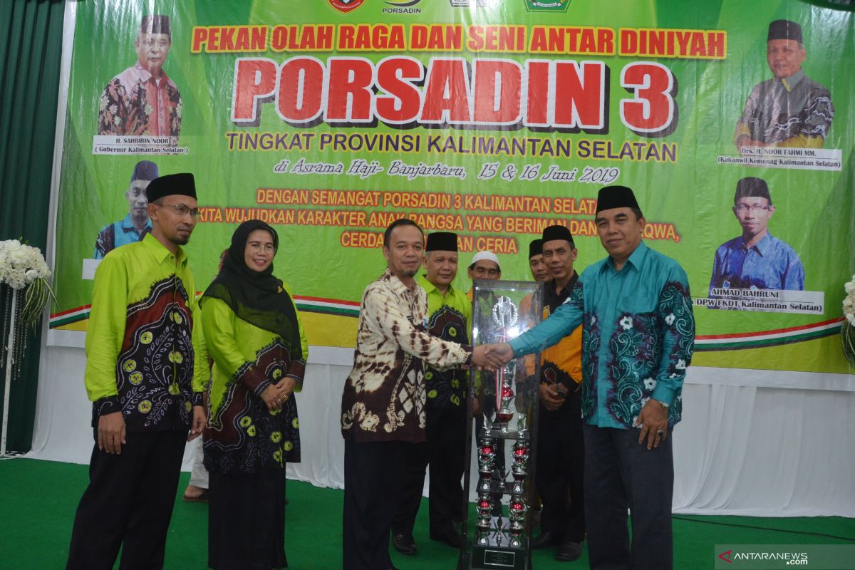 Kafilah Porsadin Tanah Laut kembali raih juara umum