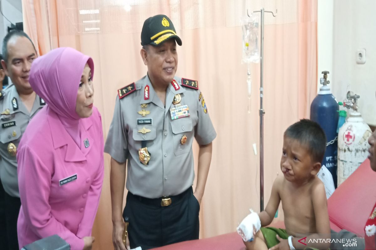 Parents cry happy for their children free cleft lip surgery