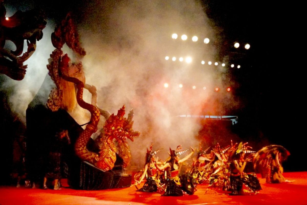 Duta Denpasar menyajikan pementasan sendratari kolosal "Legu Gondong"