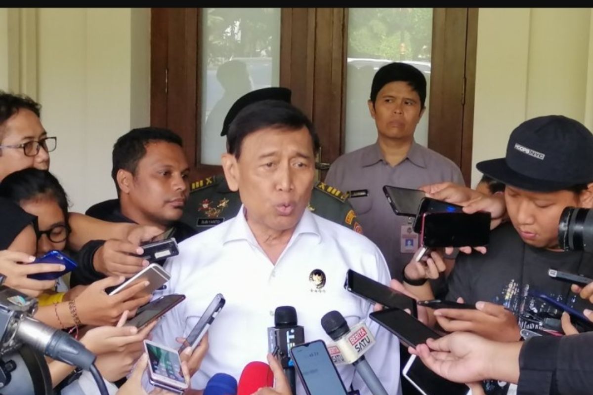 Menko Polhukam Wiranto pastikan aksi massa di MK bukan dari Prabowo