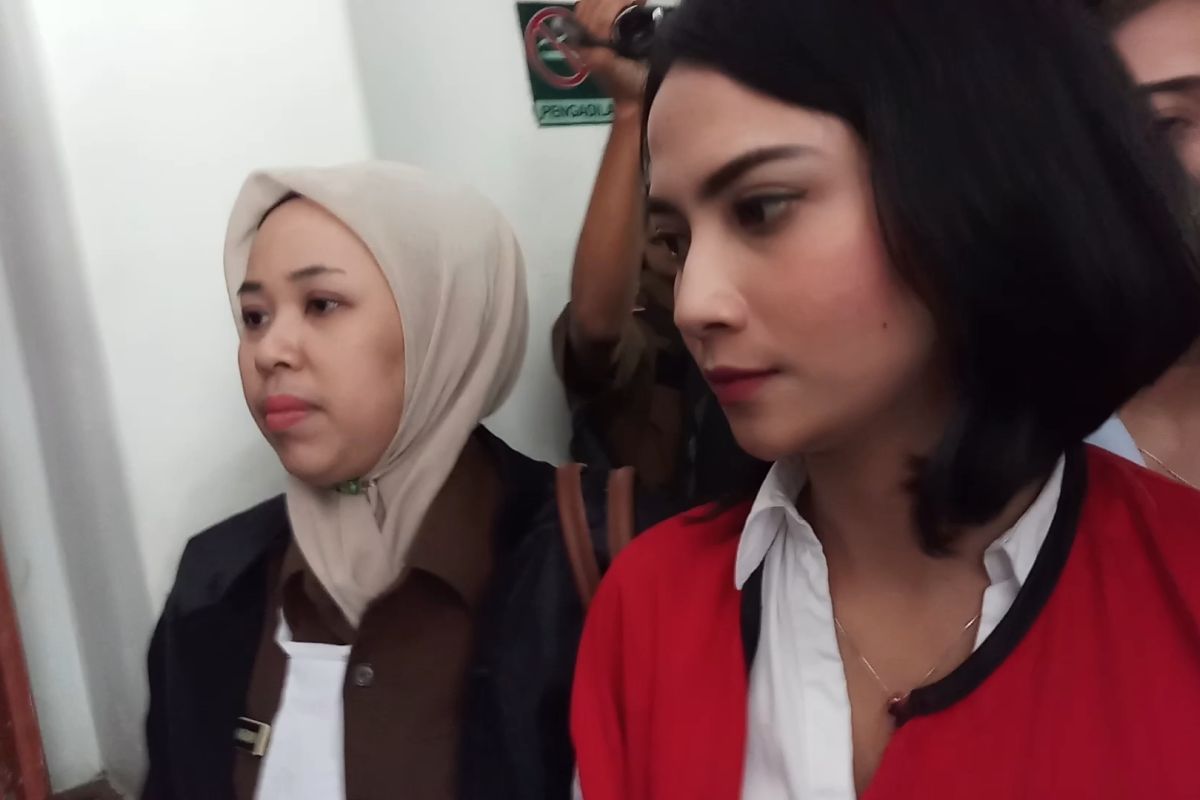 JPU tuntut Vanessa Angel enam bulan penjara