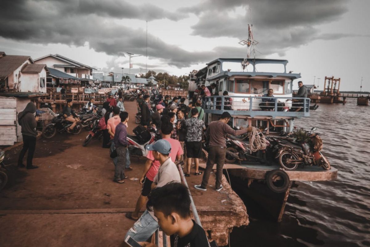 Lonjakan penumpang masih menghiasi pelabuhan Teluk Batang