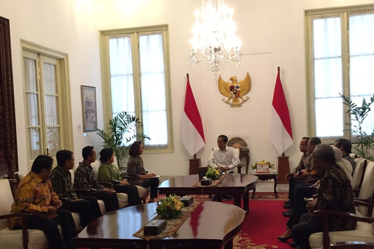 Presiden Jokowi temui pansel calon pimpinan KPK, ini yang dibahas