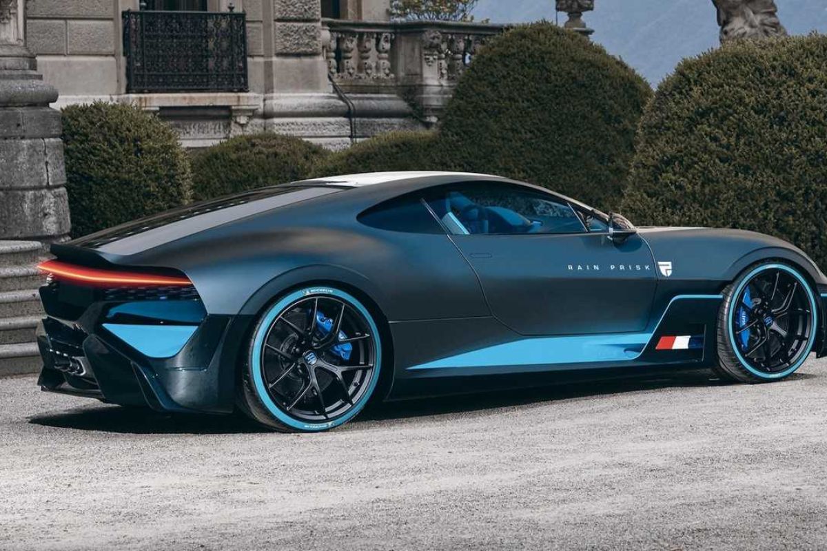 Desainer otomotif bikin Bugatti Divo dengan mesin di depan