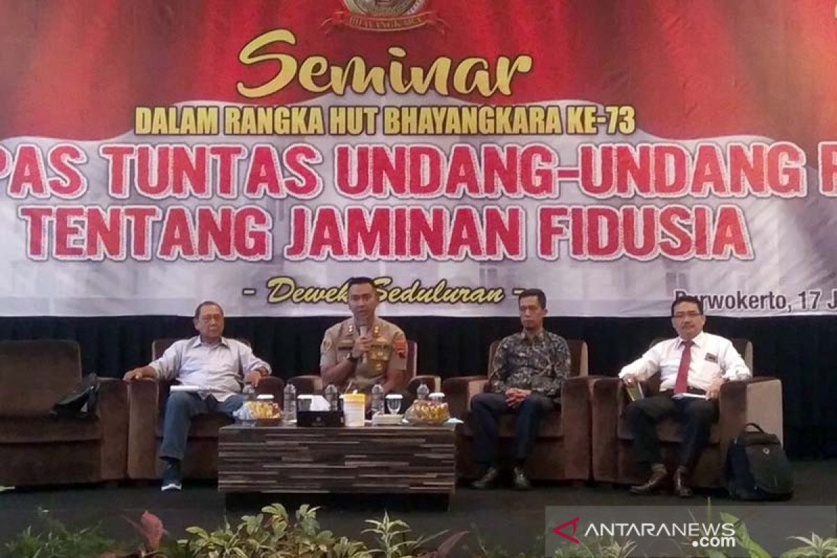 Polres Banyumas sosialisasikan Undang-Undang Jaminan Fidusia