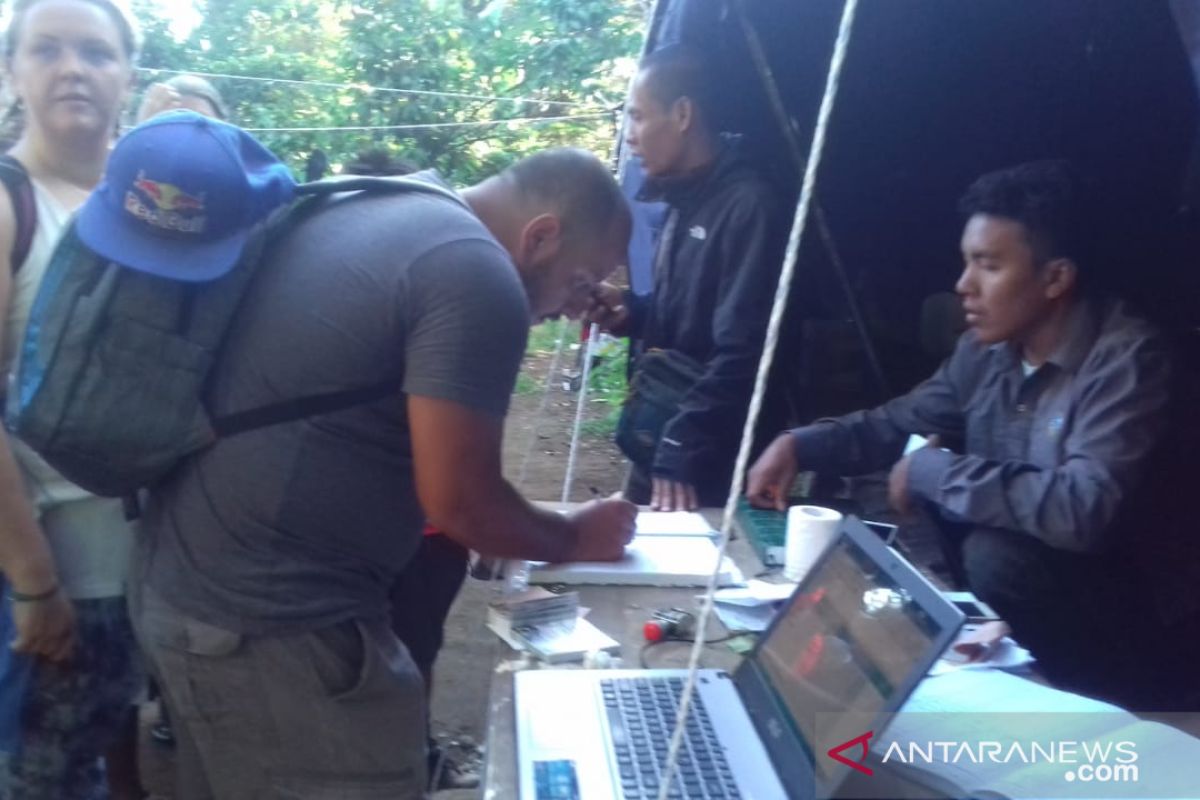 Gunung Rinjani Lombok "diserbu" turis asing