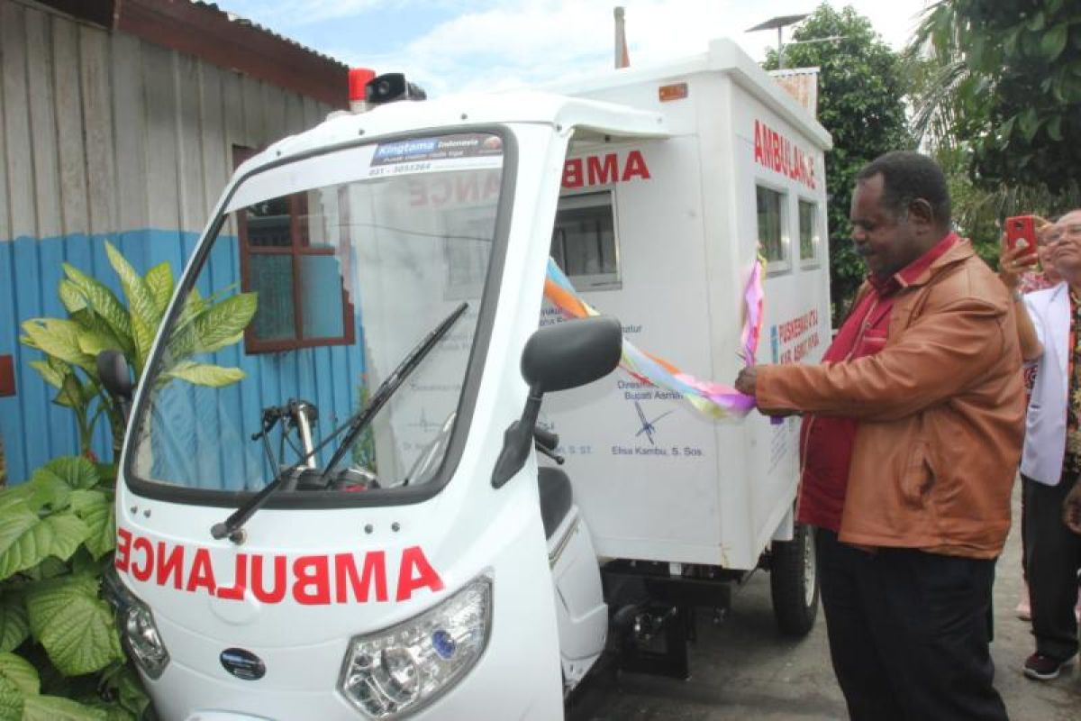 Bupati Asmat resmikan operasionalisasi ambulans Puskesmas Atsy