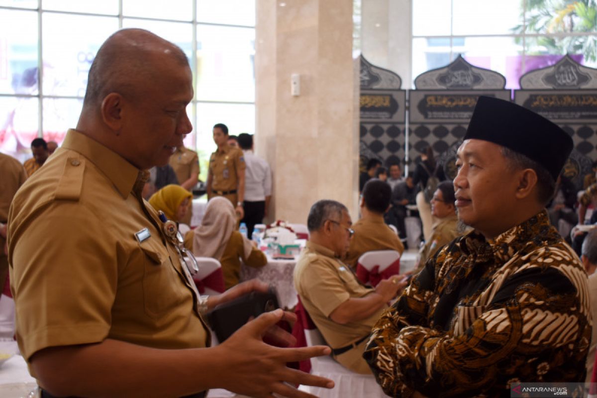 PKS:  Gubernur DKI terima siapa saja wakilnya