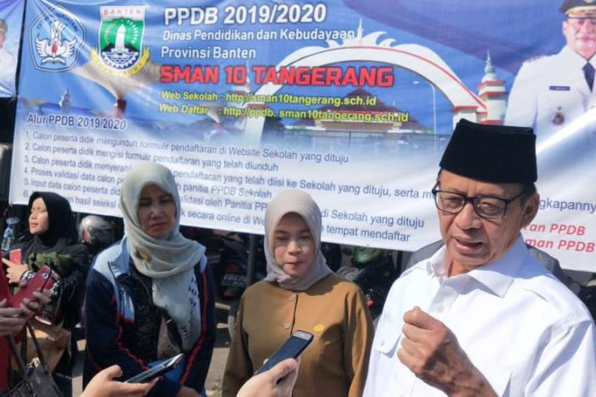 Gubernur Banten imbau sekolah tambah loket layanan pendaftaran PPDB