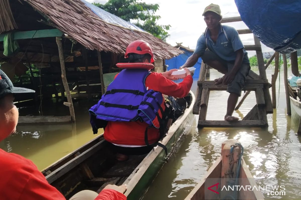 Pertamina berikan 2.500 paket makanan korban banjir Konawe